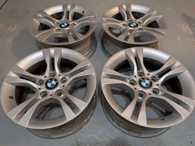 À VENDRE 4 mags BMW Style 268 (16") – USAGÉS Ensemble de 4 jantes/mags BMW d’origine style 268, en 1...