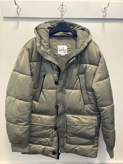 Men’s Small Winter Coat , View more