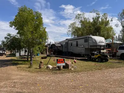 Looking for the perfect lake escape, just 1 hour north of Edmonton? Welcome to Lot 183 at Sunny Beac...