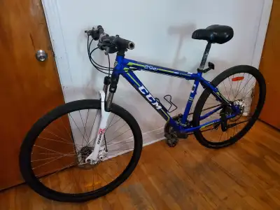 Vélo de marque CCM en aluminium  29 ", View more