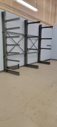 Cantilever rack