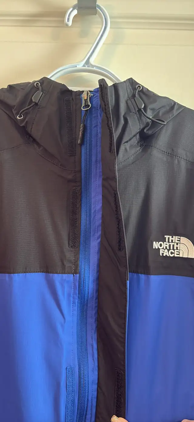Men’s Small Northface Jacket  in Men's in Edmonton - Image 5