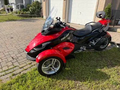 Clean 3 wheels motorcycle 2010 Only 62400 km