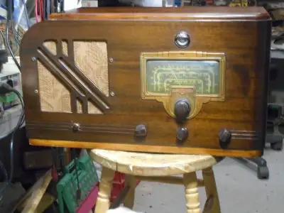 A 1936   8 tube restored radio, View more