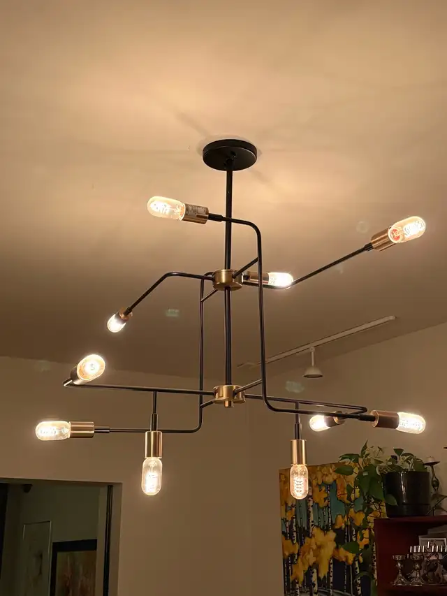 modern chandelier in Indoor Lighting & Fans in Ottawa - Image 2