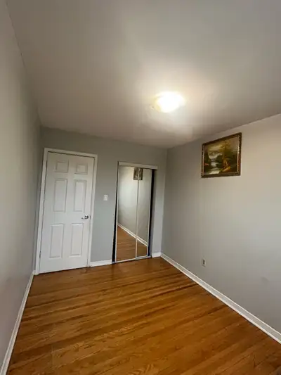 Clean and spacious room available for rent on upper floor in a 4 bedroom house in malton. -Private r...