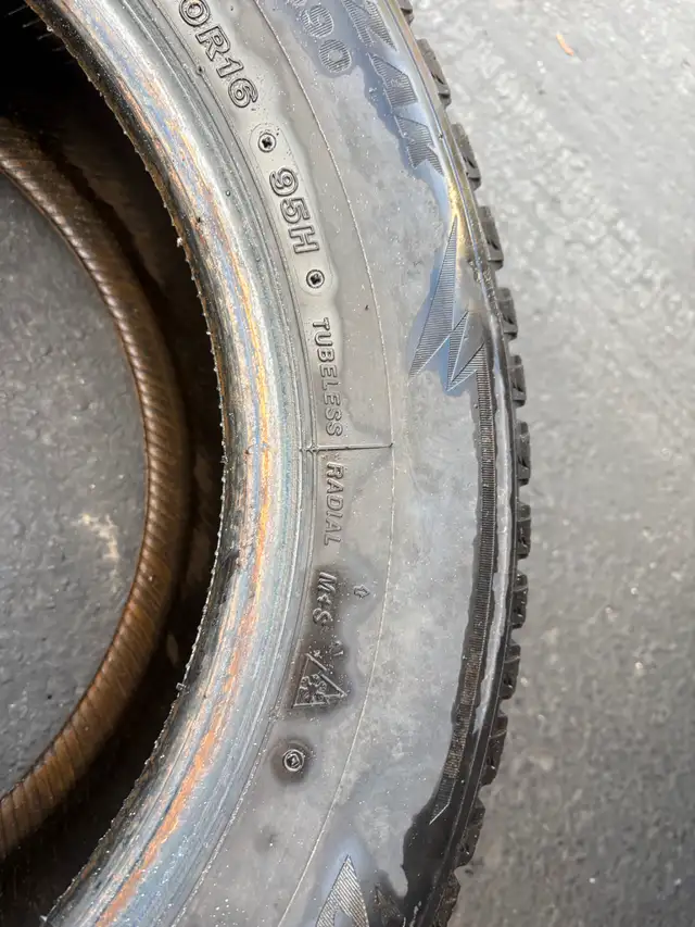 Four Bridgestone Blizzak winter tires in Tires & Rims in Oshawa / Durham Region - Image 5