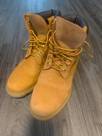 Timberland Boots (Size 8)(Like New)