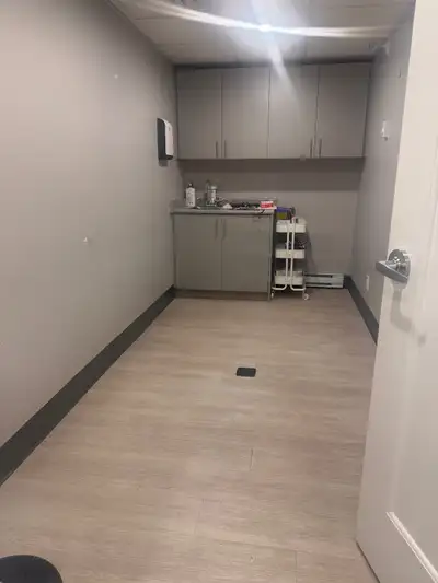 I have 2.5 room perfect for health care professionals. This is an old medical building and have life...