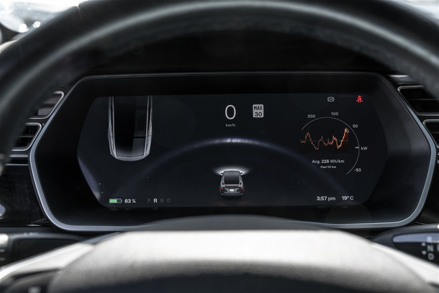 Tesla Model X 75D 2016 5 seater in Cars & Trucks in City of Toronto - Image 3