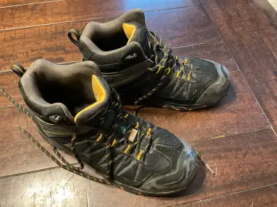 Men’s Dakota work boots size 9.5EE, View more