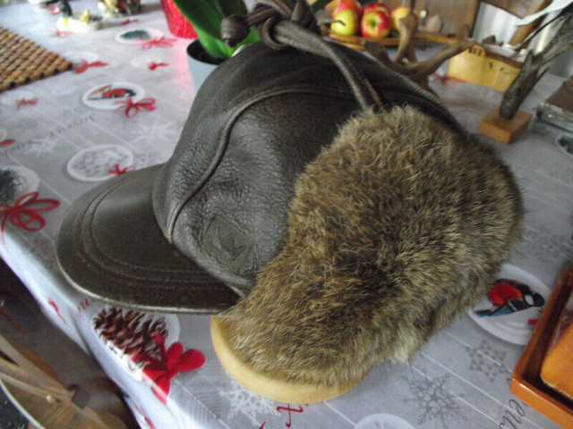 Chapeau cuir & fourrure dans Hommes  à Sherbrooke