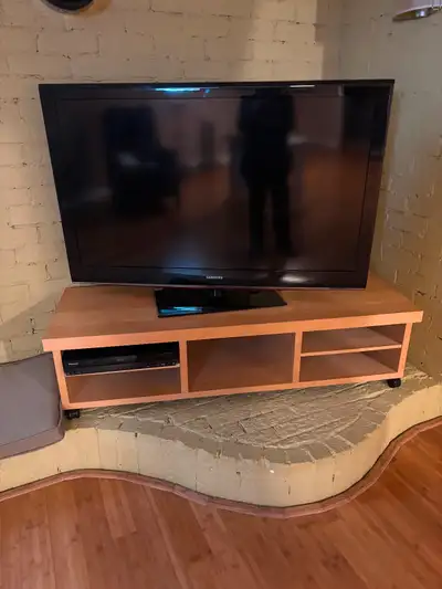 LCD TV with adjustable picture settings, sleep timer excellent networking, excellent picture quality...