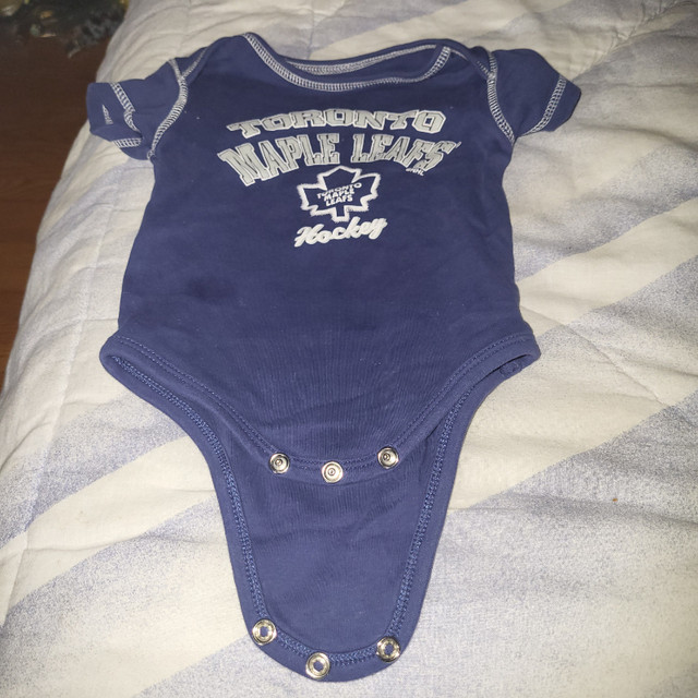 MHL Maple Leaf one pc babysuit in Clothing - 9-12 Months in City of Toronto