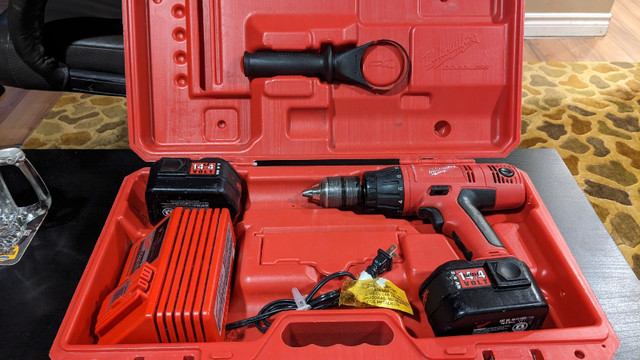 Milwaukee (1/2") HEAVY DUTY HAMMER DRILL in Power Tools in City of Toronto