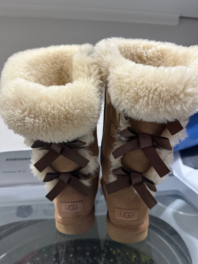 Ugg boots in Women's - Shoes in Oshawa / Durham Region - Image 2