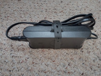 DELL 90W charger / adapter