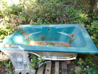Used Teal Green Drop in Jetted Whirlpool Tub w/ 3/4 horse Pump