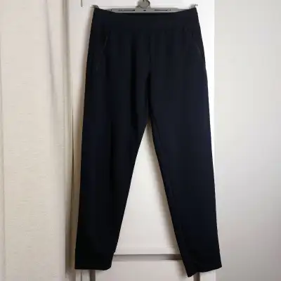If the ad is up, the item is available. Pickup downtown (M5A), cash only. Men's Uniqlo navy jogger p...