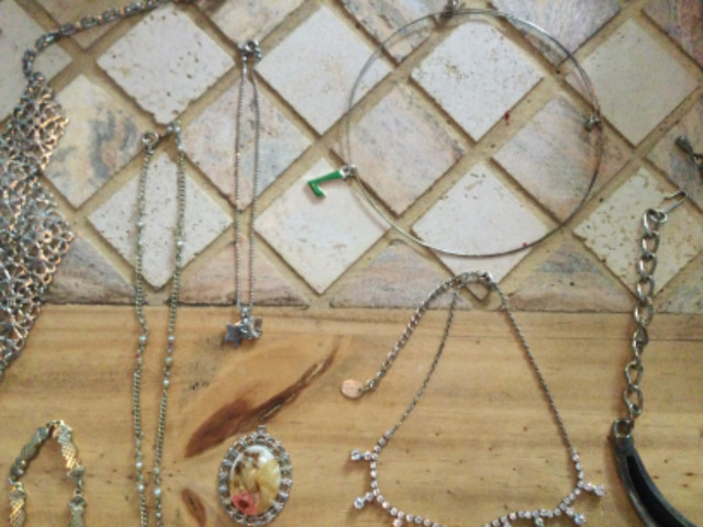 Vintage jewelry in Jewellery & Watches in Winnipeg - Image 4