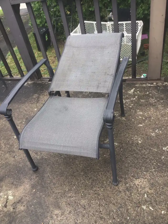 très grande chaise inclinable ,fait 3 positions pour extérieur in Patio & Garden Furniture in Longueuil / South Shore - Image 6
