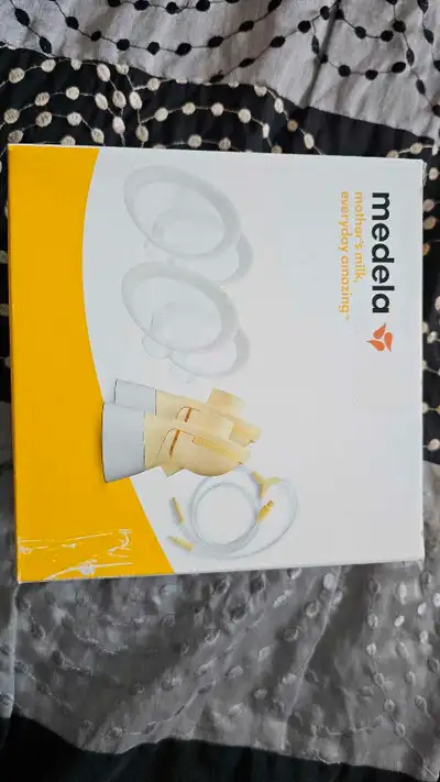 Medela Freestyle breast pump for sale. Contact with your best offer Please sanitize before use! Come...