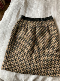 Tweed skirt size 4-6
