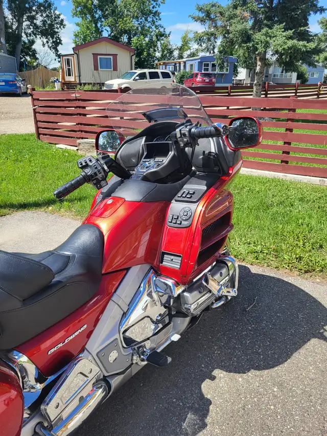 2008 GL1800 Goldwing in Touring in Lethbridge - Image 6