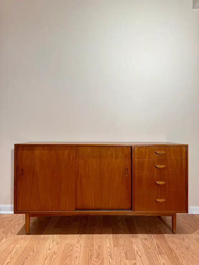 Mid Century Teak Sideboard  in Hutches & Display Cabinets in Markham / York Region - Image 2
