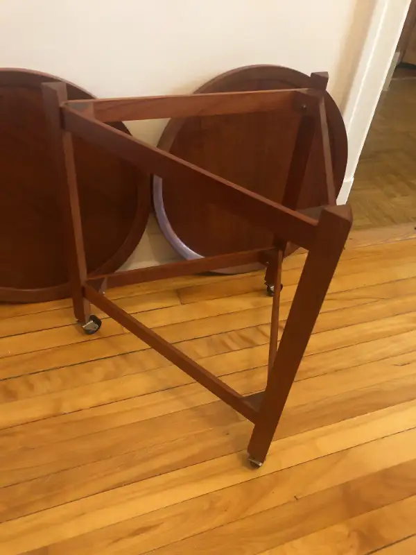 Table en Teck * Mid Century * Teak Bar Cart / Table in Other Tables in Laurentides - Image 4