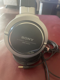 Sony MDR-XD200 Headphones