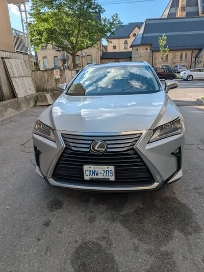 - Prix offer $35 000 (To be discussed) - No accident - Serviced at Toronto Downtown Lexus Dealer - C...