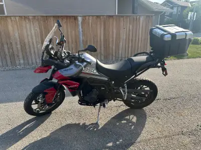 2023 Triumph Tiger 850 Sport – Excellent Condition Only 3067 km. Well cared for and in excellent con...