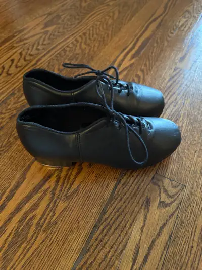 Worn once. Daughter didn’t like tap.