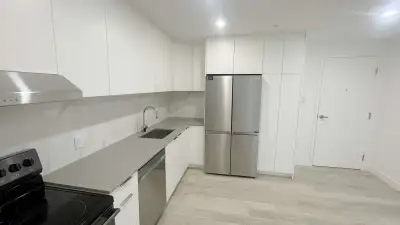 New large 3 1/2 condo at centre of Montreal First month free!