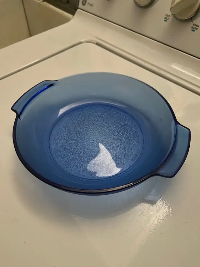 Blue Round Baking Dish in Kitchen & Dining Wares in Mississauga / Peel Region - Image 2