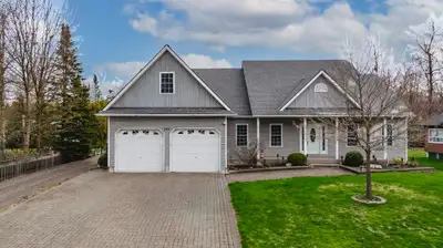 540 Attawandaron Road-Discover this stunning custom-built two-storey home located in the charming co...