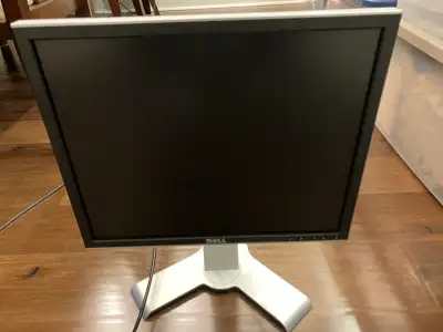 Dell 19 “ Monitor, View more