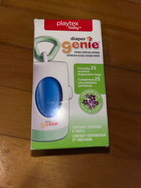 Genie portable diaper dispenser and refill bags sacs couches 