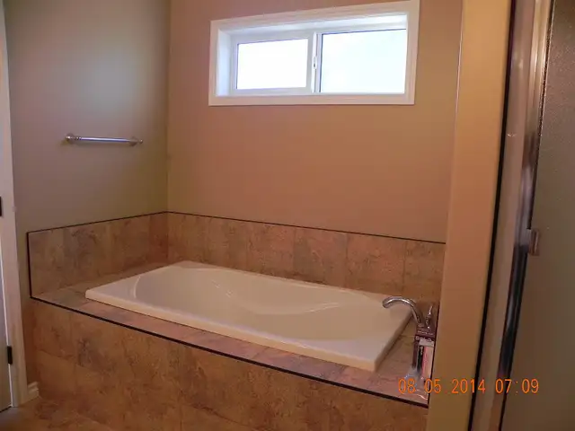 Avail NOW- Furnished 3 Bedroom - 2 1/2 Bathroom Duplex in Short Term Rentals in Fort St. John - Image 12
