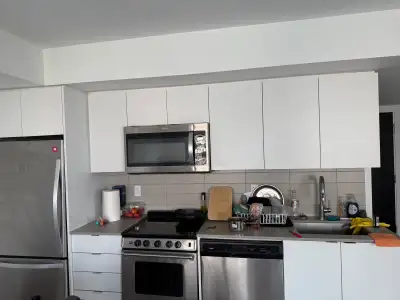 Room for Rent OR 2B/2B Lease Takeover – TTC Subway