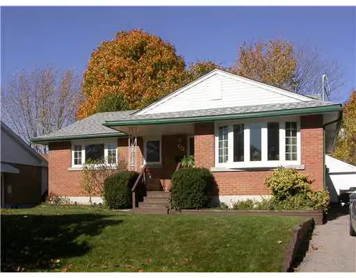 5BR Student House Near WLU and UW Available September