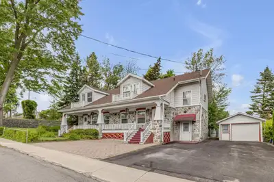 À LOUER - 865 $ : grand 3/2 lumineux pour une ou deux personnes. Disponibilité : 1 juillet 2026 Bien...