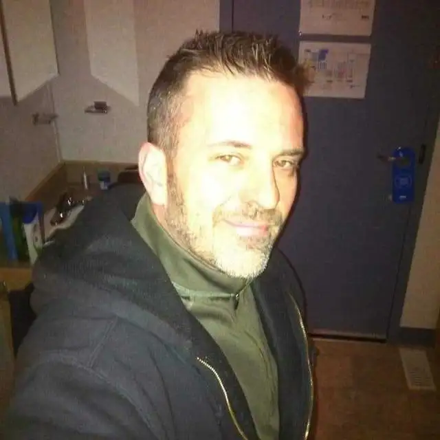 looking for unique friends592348355201617921