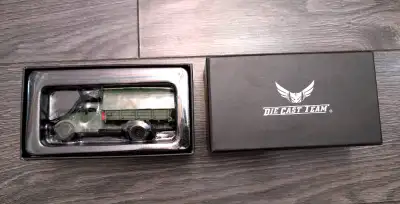 Die-cast camion militaire. Jiefang CA10, dans sa boîte d'origine, View more