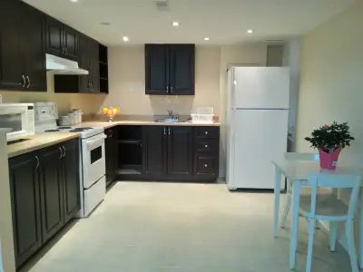 All inclusive Basement Bachelor suite in Barrhaven - FEMALE only