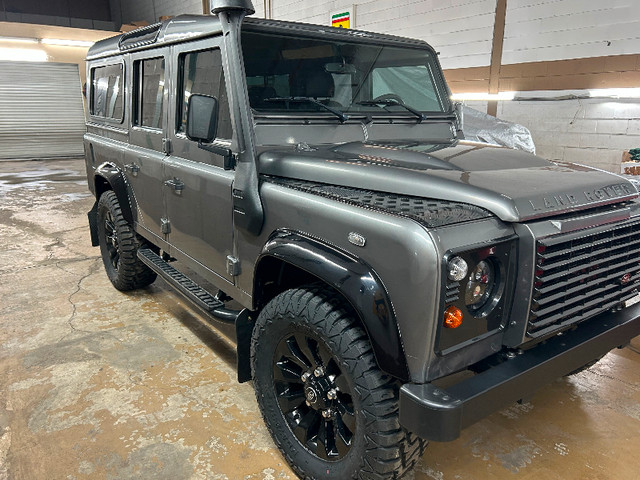 2007 Land Rover Defender 110 Puma 7 passenger dans Autos et camions  à Ville de Montréal - Image 3