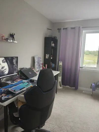Room For Rent in Barrhaven For July 1st