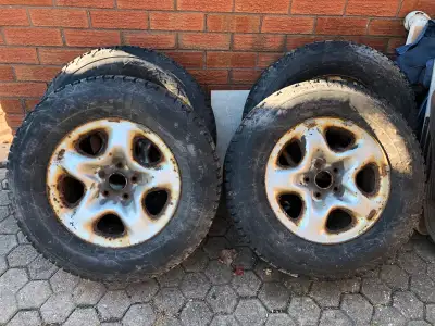 Set of 4 winter tires with 16” rims from Toyota RAV4 (5x114.3 bolt pattern) Firestone Winterforce 22...