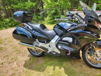 Good condition. USA model. 2nd owner. Will have inspected before selling.Extras- Staintune slipons....